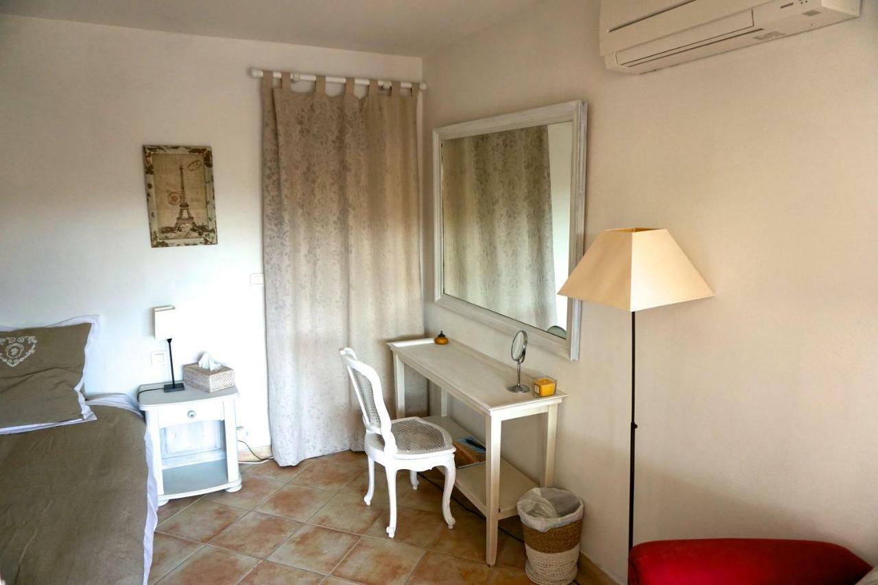 Lone Star House Bed & Breakfast Sainte-Maxime Bagian luar foto